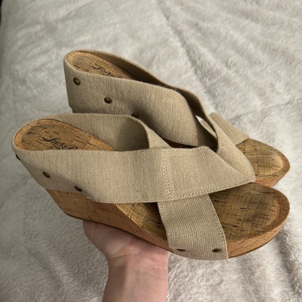 Vintage Lucky Brand Women's Tan Wedge Sandals